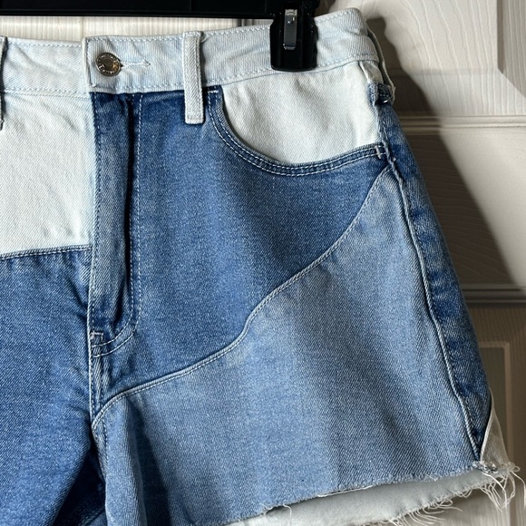 Hollister Blue and Light Blue Jean Shorts - Picture 12 of 14
